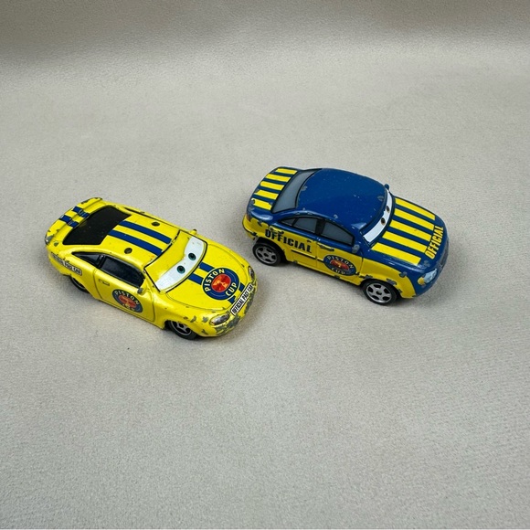Disney Pixar Cars Piston Cup Official And  Pace Car Diecast - Picture 3 of 7
